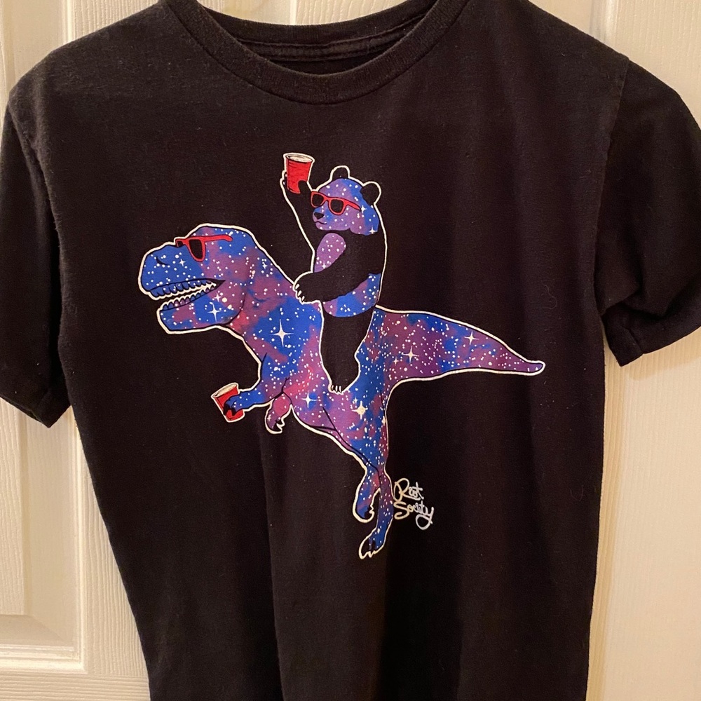 graphic tee
